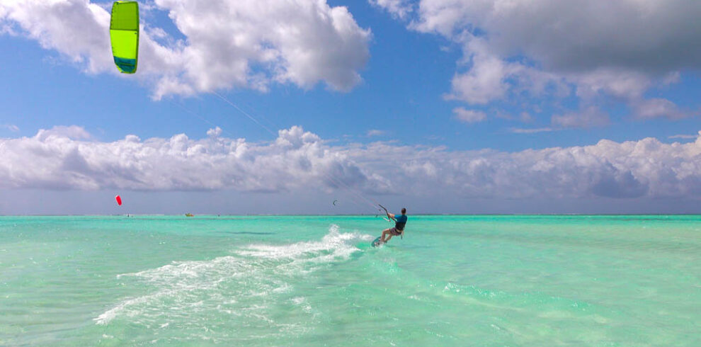 TZA22a-Kitesurfing-in-Paje-Zanzibar